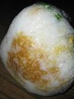 小松菜と目玉焼きでおにぎり-レシピのメイン写真
