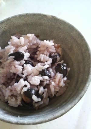 昆布茶と梅干しで♪簡単香ばしい黒豆ご飯☆-レシピのメイン写真