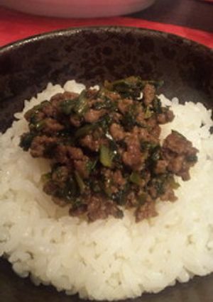 白飯にピッタリ☆カブの葉とひき肉のそぼろ-レシピのメイン写真
