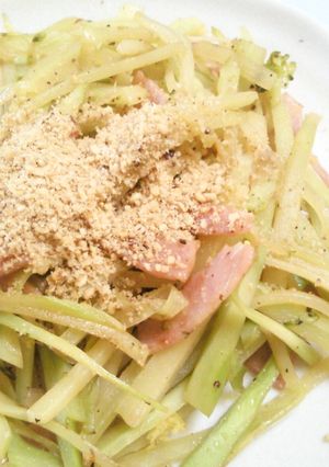 捨てずに活用♪ブロッコリーの茎炒め-レシピのメイン写真