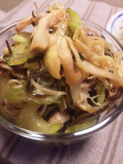 セロリと塩こんぶ和え物-レシピのメイン写真