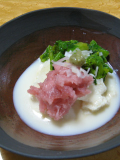 菜の花とマグロのおぼろ丼-レシピのメイン写真