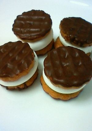 チョコビスケットで　ひと口エンゼルパイ-レシピのメイン写真