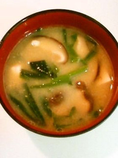 ほうれん草としいたけと豆腐のお味噌汁☆-レシピのメイン写真