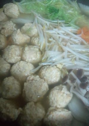 野菜たっぷり♪鶏だんご鍋(orスープ)-レシピのメイン写真