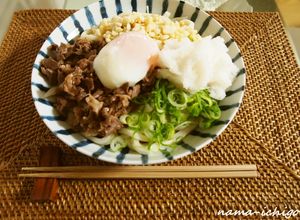本場讃岐の温玉肉ぶっかけうどん-レシピのメイン写真