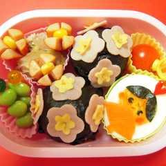 รูปของ キャラ弁☆ひな祭り弁当☆ゆで卵でお雛様