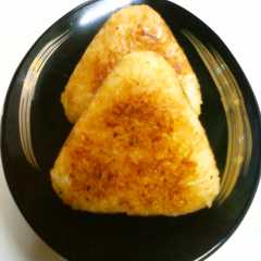 รูปของ 簡単で絶品♪味噌焼きおにぎり