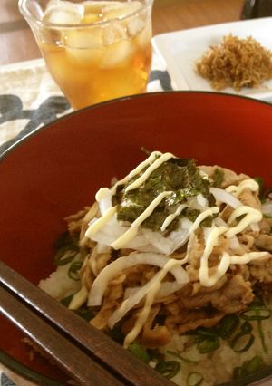 超簡単！休日のお昼や一人ご飯にツナで丼♡-レシピのメイン写真