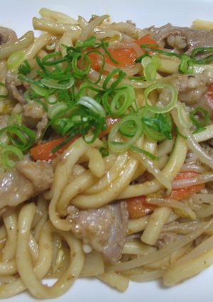 ホルモン焼きうどん-レシピのメイン写真