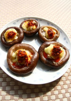 椎茸のマヨ焼き❤食べるラー油のせ-レシピのメイン写真