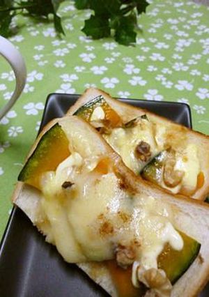 かぼちゃとチーズと胡桃のトースト-レシピのメイン写真