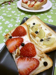 フレッシュフルーツとチーズのトースト-レシピのメイン写真
