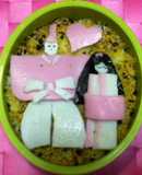 ひな祭り本格的おひなさまかまぼこキャラ弁