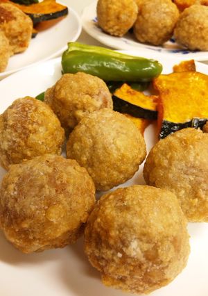 カリッふわ♪サク☆レンコン肉だんご揚げ-レシピのメイン写真
