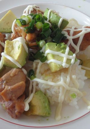 ジューシー鶏肉とアボカドのマヨ照り焼き丼-レシピのメイン写真