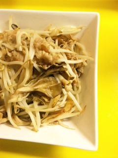 豚肉と舞茸ともやし炒め☆塩昆布で♪-レシピのメイン写真