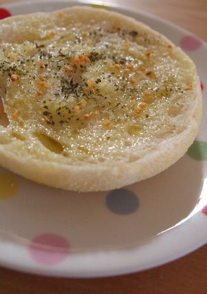 のせて焼くだけ！　ガーリック　マフィン-レシピのメイン写真