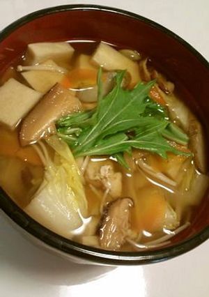 体ポカポカ鶏肉とごぼうのヘルシースープ-レシピのメイン写真