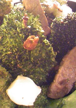 牛肉とチーズとブロッコリーのにんにく炒め-レシピのメイン写真