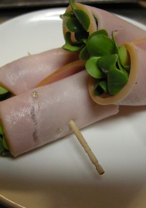 お弁当に♪ﾊﾑかいわれ巻き♪-レシピのメイン写真
