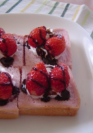 ふんわり食パンいちごde可愛い朝食♡-レシピのメイン写真