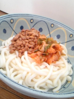 超簡単❤ネバ辛❤キムチ納豆うどん(・ω・-レシピのメイン写真