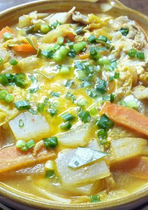 キムチ味噌煮込みうどん(*^-ﾟ)v-レシピのメイン写真