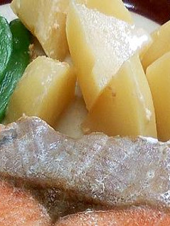 付け合せに 味噌ミルク煮ポテト-レシピのメイン写真