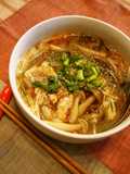 レンジで簡単！手羽元ときのこの酸辣湯麺