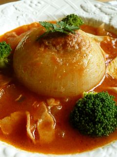 まるごと新玉ねぎの肉詰め★トマトソース煮-レシピのメイン写真
