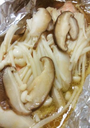 フライパンで♪鮭ときのこのホイル焼き-レシピのメイン写真