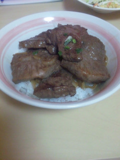 こくうまでごはんがすすむ♪ステーキ丼-レシピのメイン写真