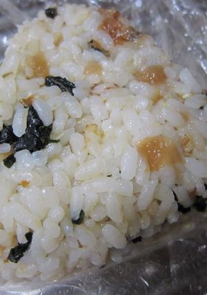 梅★かつお★わかめ おにぎり-レシピのメイン写真