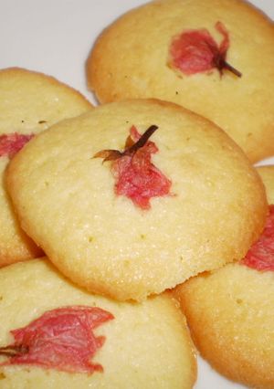 桜のバタークッキー♪～ラングドシャ風～春-レシピのメイン写真
