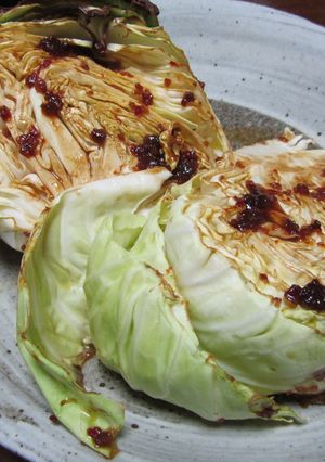 焼きキャベツ　アンチョビソースがけ-レシピのメイン写真