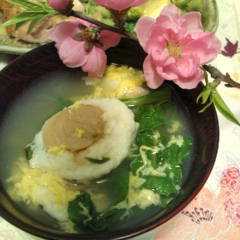 A picture of 雛まつり☆蛤しんじょ　の　お吸い物.