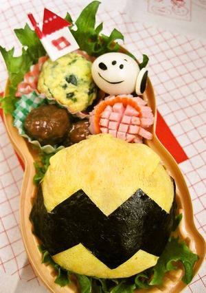 チャーリー・ブラウン風オムにぎり-レシピのメイン写真