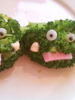 キャラ弁にブロッコリーのかわいい双子クン-レシピのメイン写真