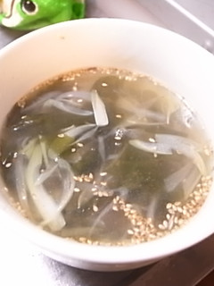 ダシダでワカメスープ-レシピのメイン写真