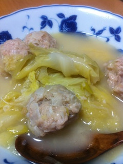 鶏団子とキャベツのスープ-レシピのメイン写真