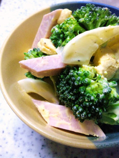 魚肉ソーセージと☆ブロタマ☆サラダ-レシピのメイン写真