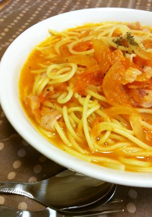 夢のベーコンとチーズトマトスープスパ-レシピのメイン写真