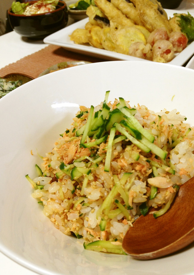簡単！鮭フレークときゅうりのまぜご飯-レシピのメイン写真