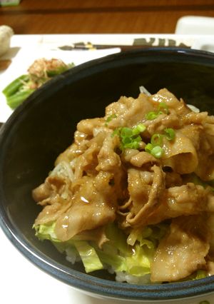 休日のお昼に♪豚の生姜焼きで簡単どんぶり-レシピのメイン写真