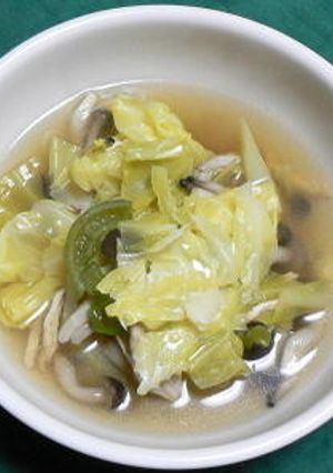 キャベツとシメジのコンソメスープ煮-レシピのメイン写真