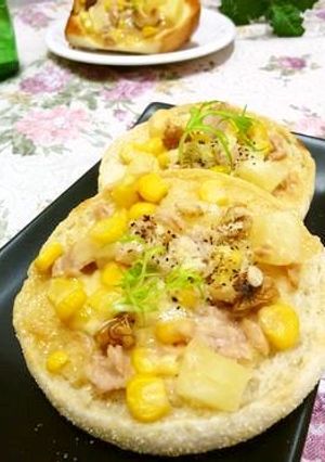 ツナとコーンの　梅チーマヨトースト-レシピのメイン写真