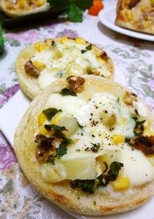 大葉とくるみの梅チーマヨトースト-レシピのメイン写真