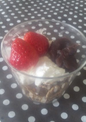 余った生クリームで＊苺大福風パフェ-レシピのメイン写真