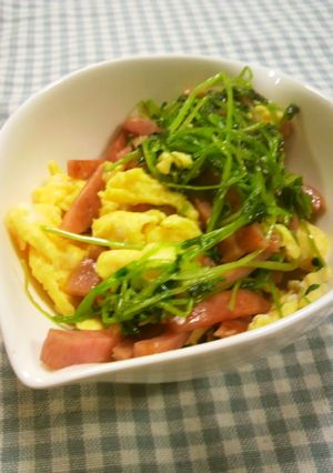 豆苗と卵の懐かしバーガー炒め(ﾟε＾○)-レシピのメイン写真